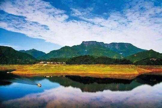 瓦屋山旅游最佳时间(瓦屋山七八月份去危险吗)