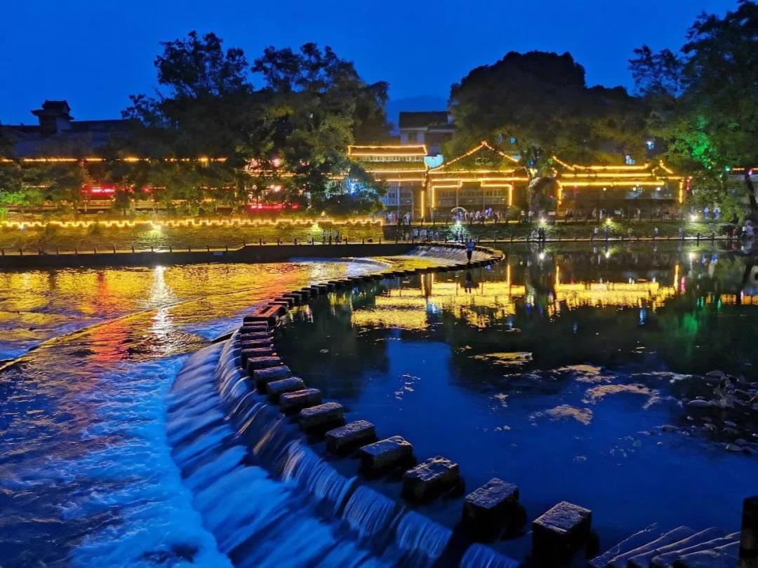 柳江古镇夜景图片