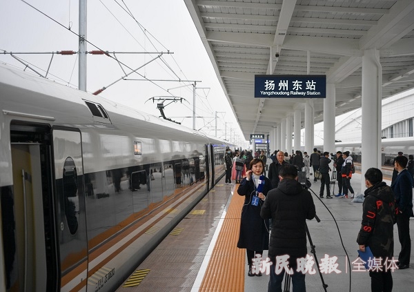 扬州站站台图片